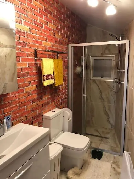 Cheerful 4 Bedroom House With Garden Free Parking London 0*,  Egyesült Királyság