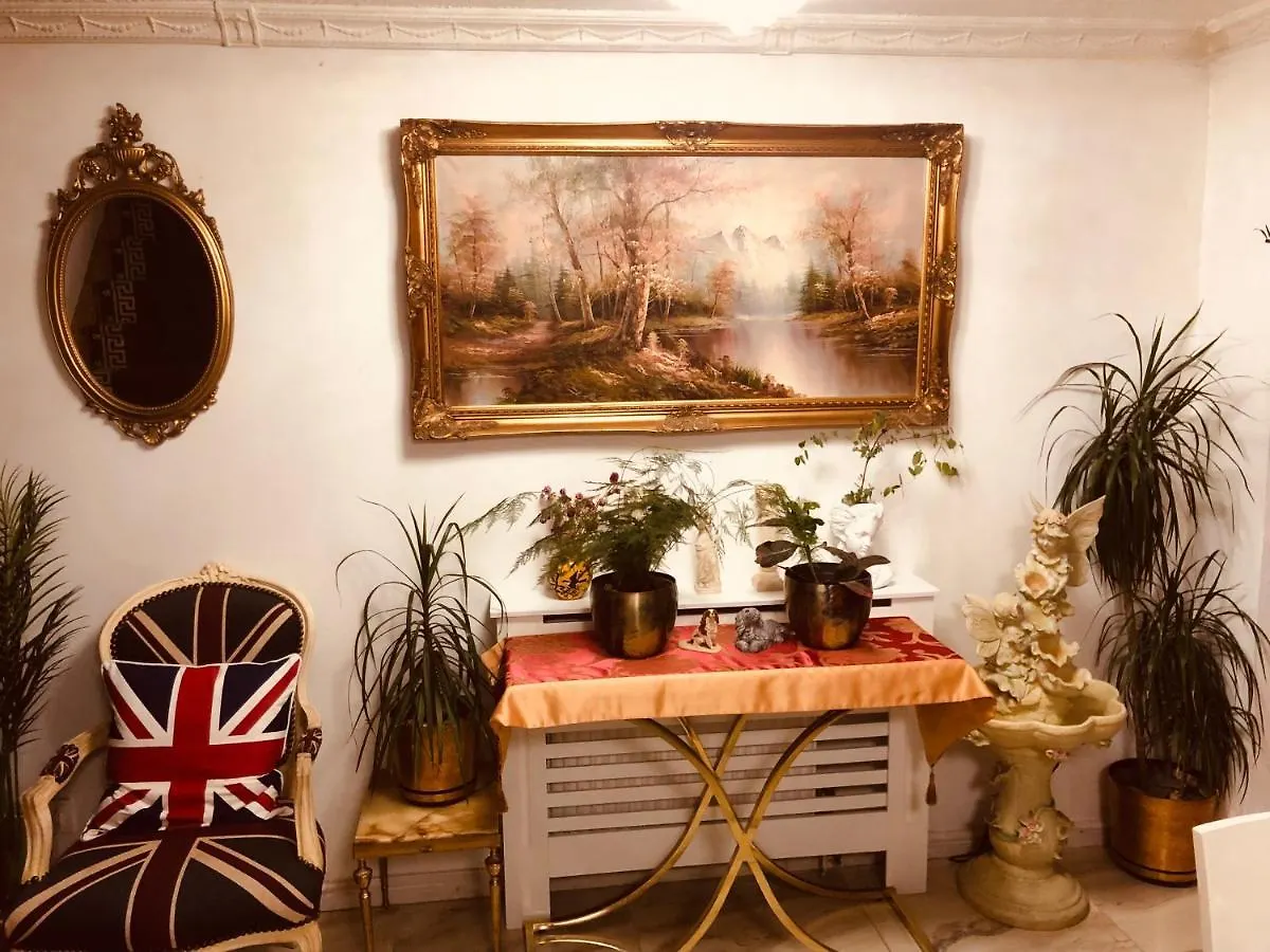 Cheerful 4 Bedroom House With Garden Free Parking London Nyaraló