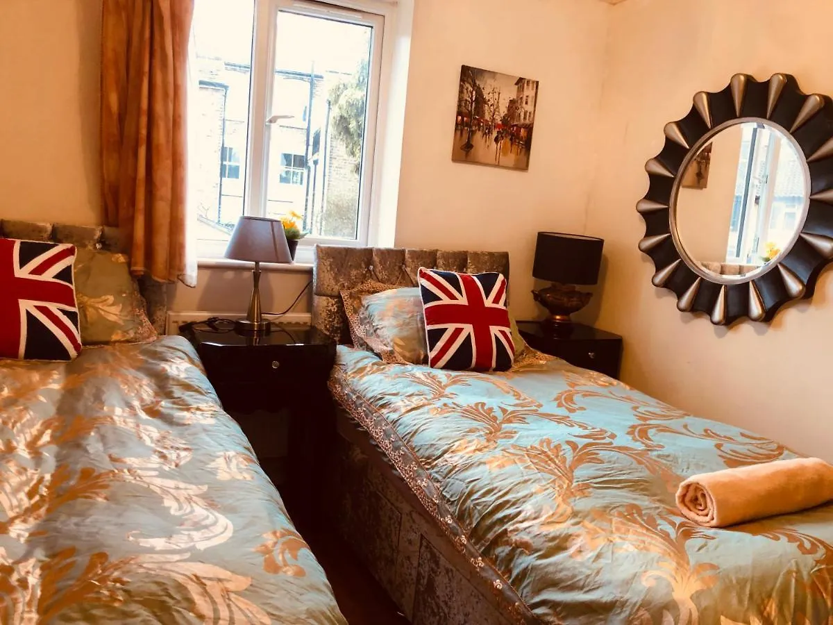 Cheerful 4 Bedroom House With Garden Free Parking London Egyesült Királyság
