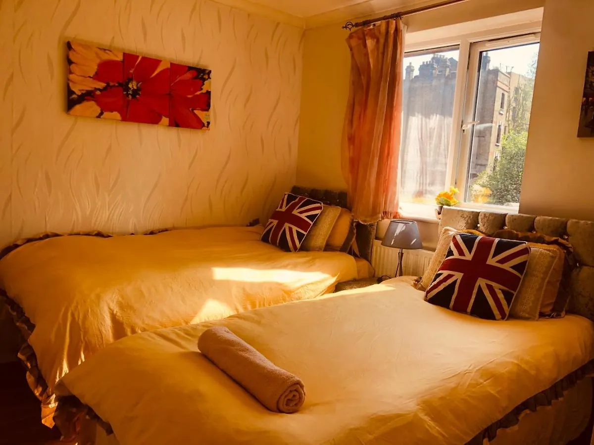 Cheerful 4 Bedroom House With Garden Free Parking London Egyesült Királyság