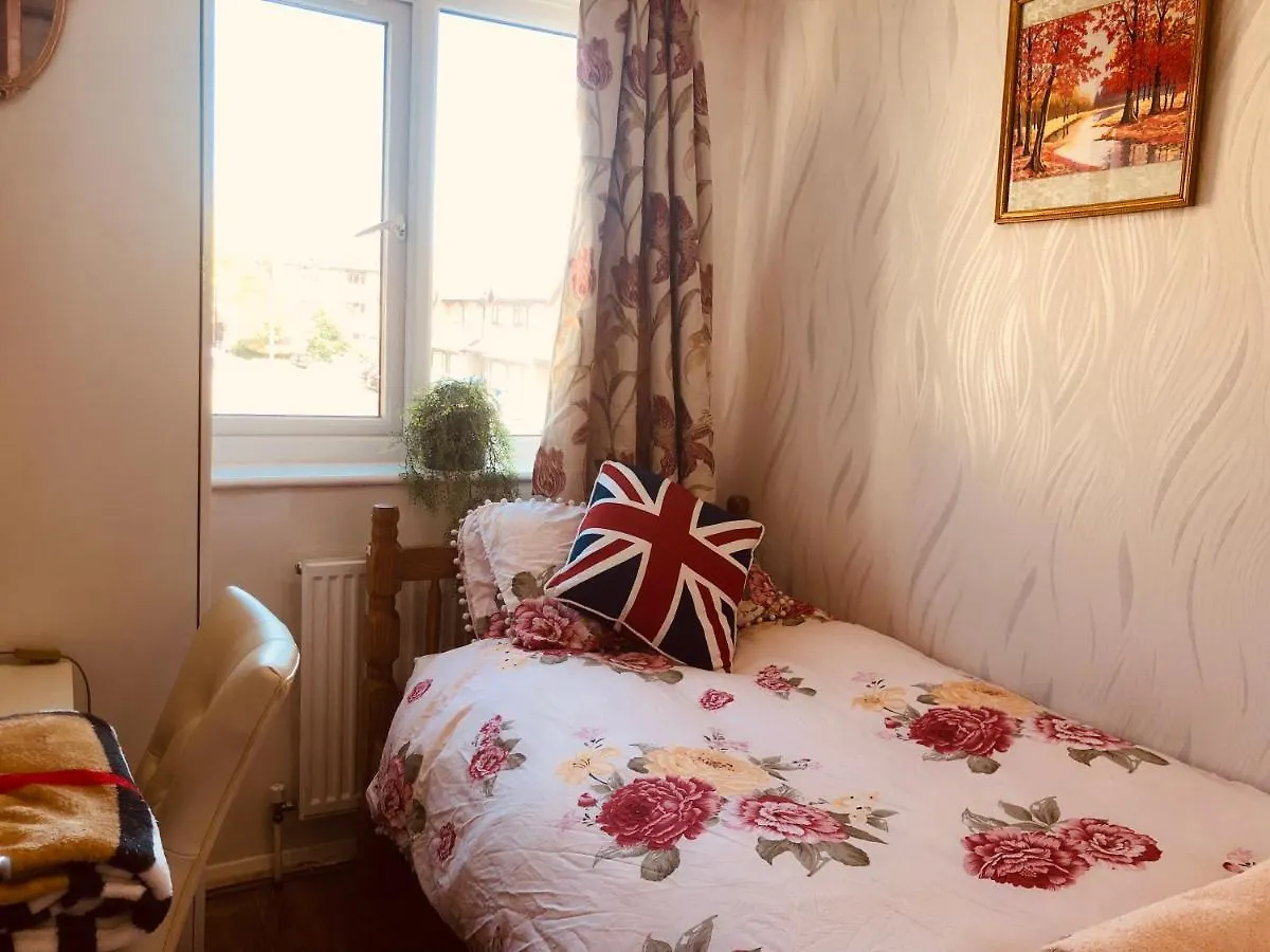 Cheerful 4 Bedroom House With Garden Free Parking London Nyaraló