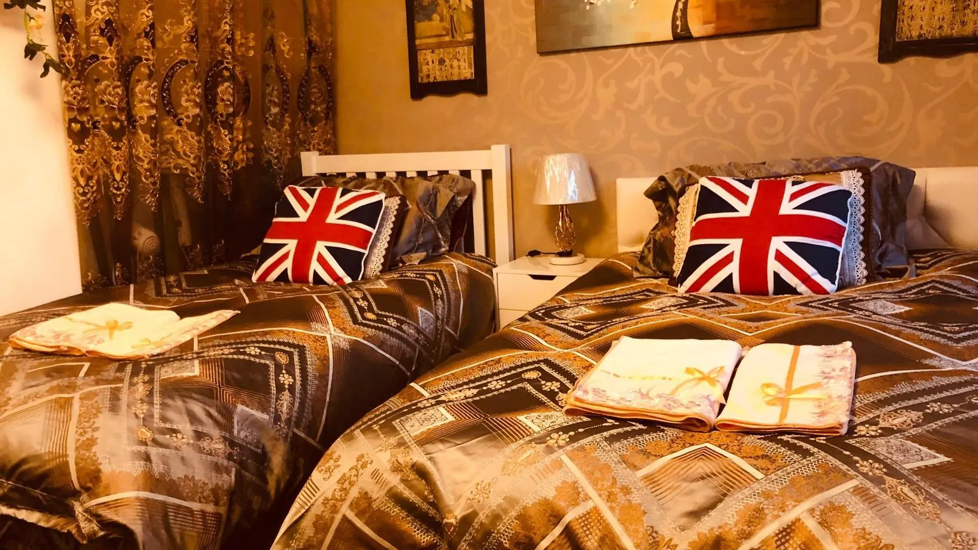 Cheerful 4 Bedroom House With Garden Free Parking London