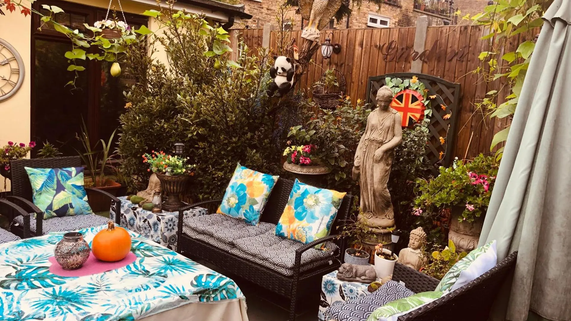 Cheerful 4 Bedroom House With Garden Free Parking London 0*,