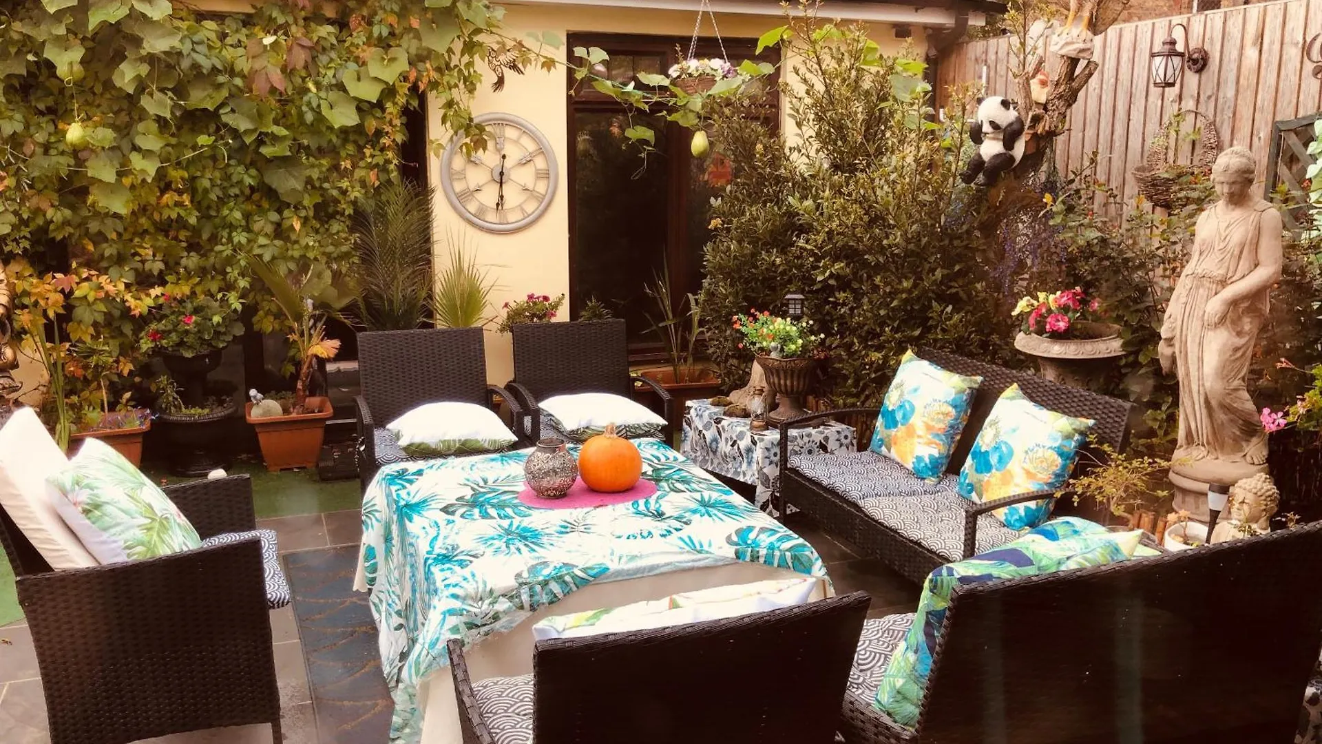Cheerful 4 Bedroom House With Garden Free Parking London