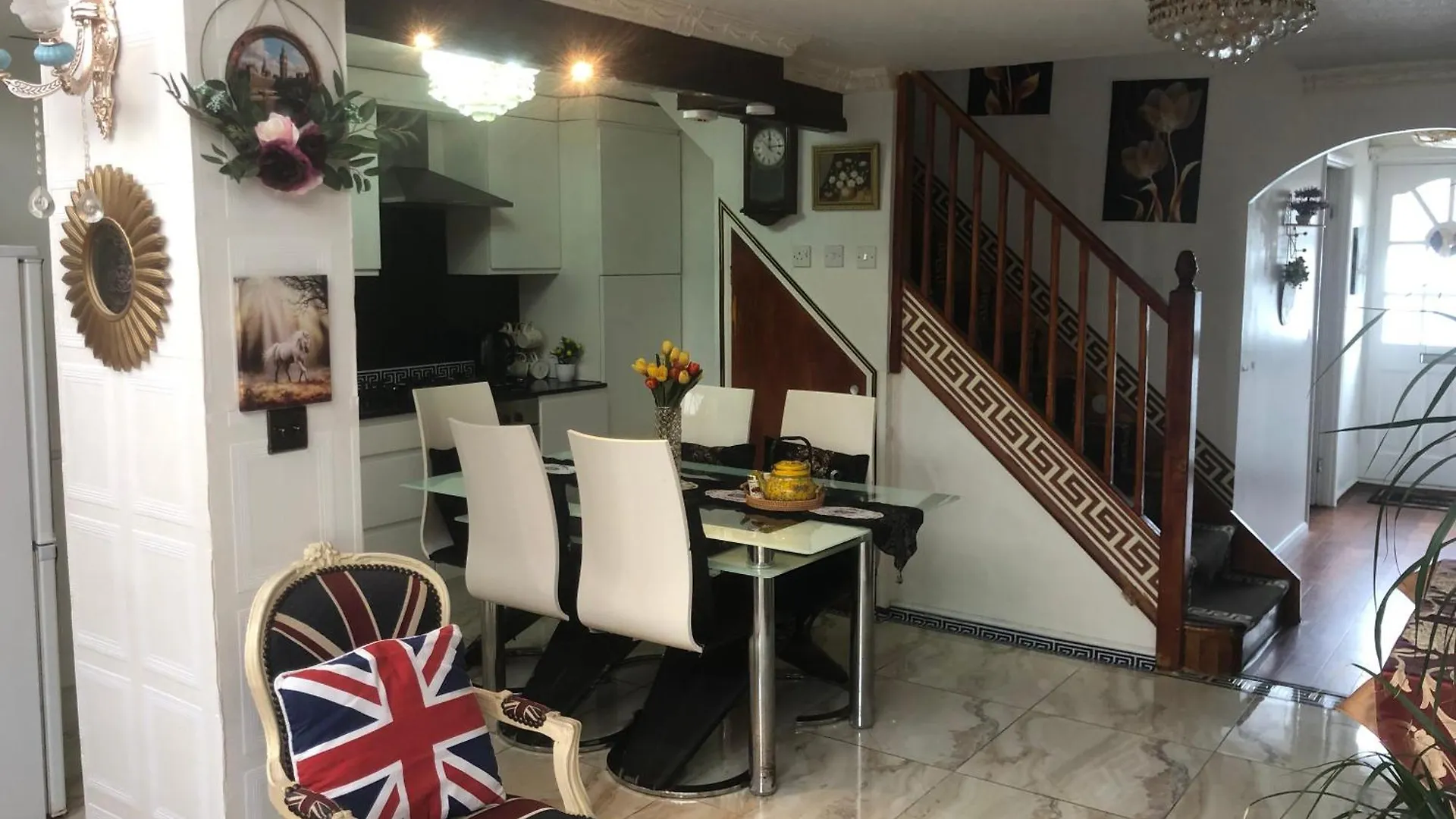 Cheerful 4 Bedroom House With Garden Free Parking London